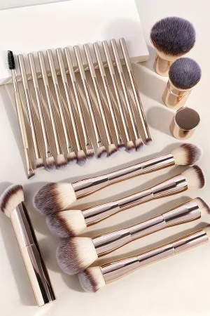 20-Piece Professional Makeup Brushes Set, Metal Handle Wand With Velvet Pouch, Soft Foundation, Eyeshadow, Eyebrow, Blending, Hi